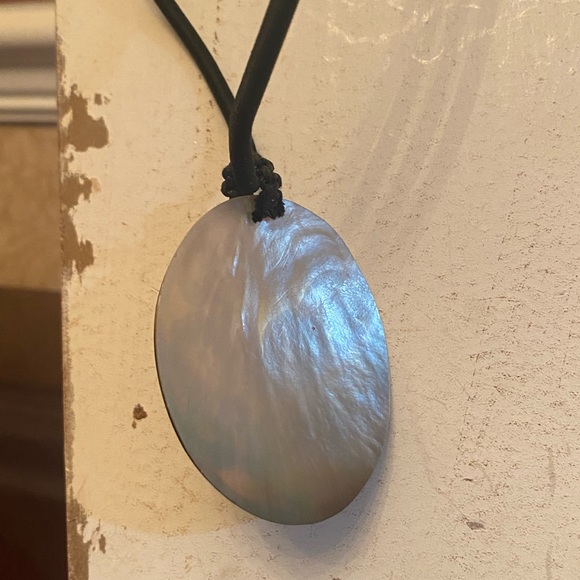 Shell Necklace - Picture 4 of 6